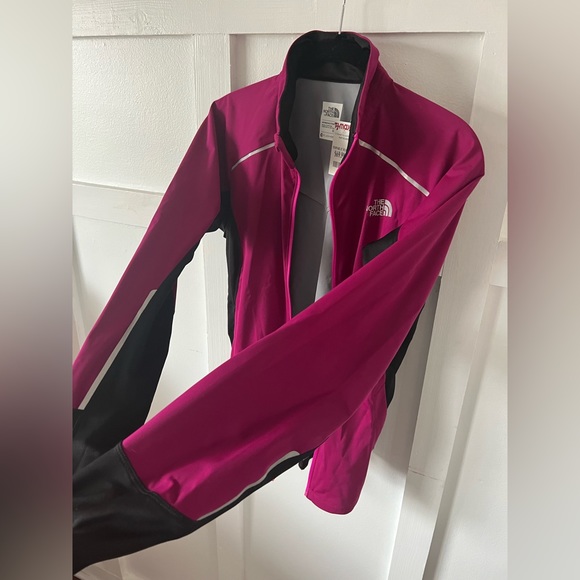 North face Limited Edition women’s jacket magenta black zip up flash dry NWT - Picture 4 of 16